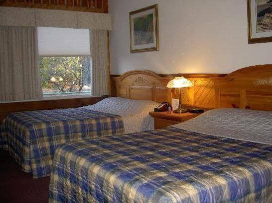 Mystic Isle Motel Уауа Екстериор снимка